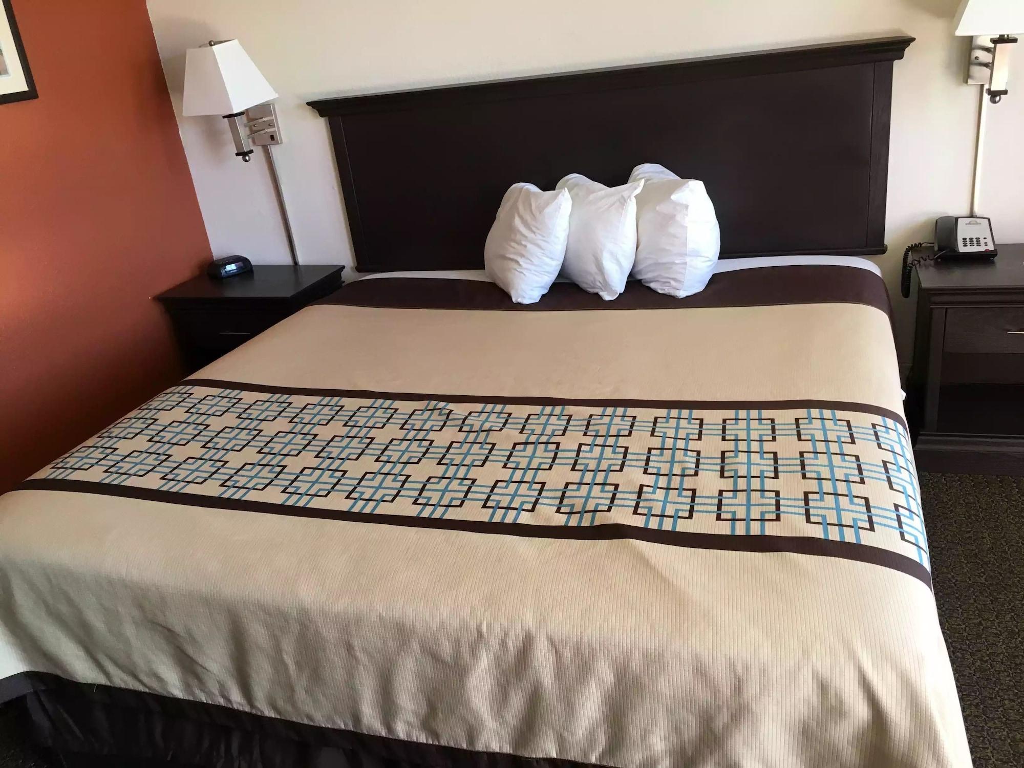 Days Inn By Wyndham הובס מראה חיצוני תמונה