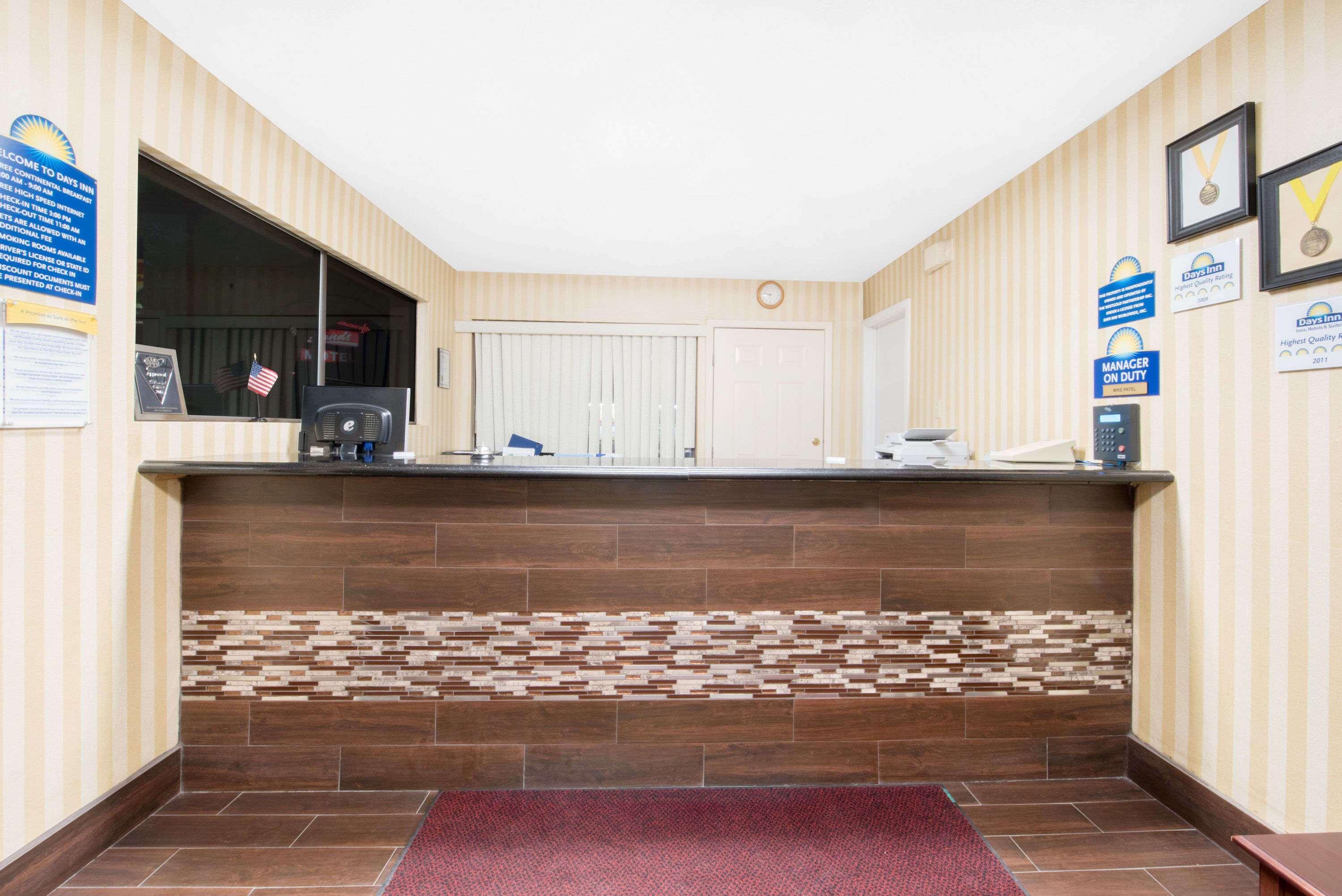 Days Inn By Wyndham הובס מראה חיצוני תמונה