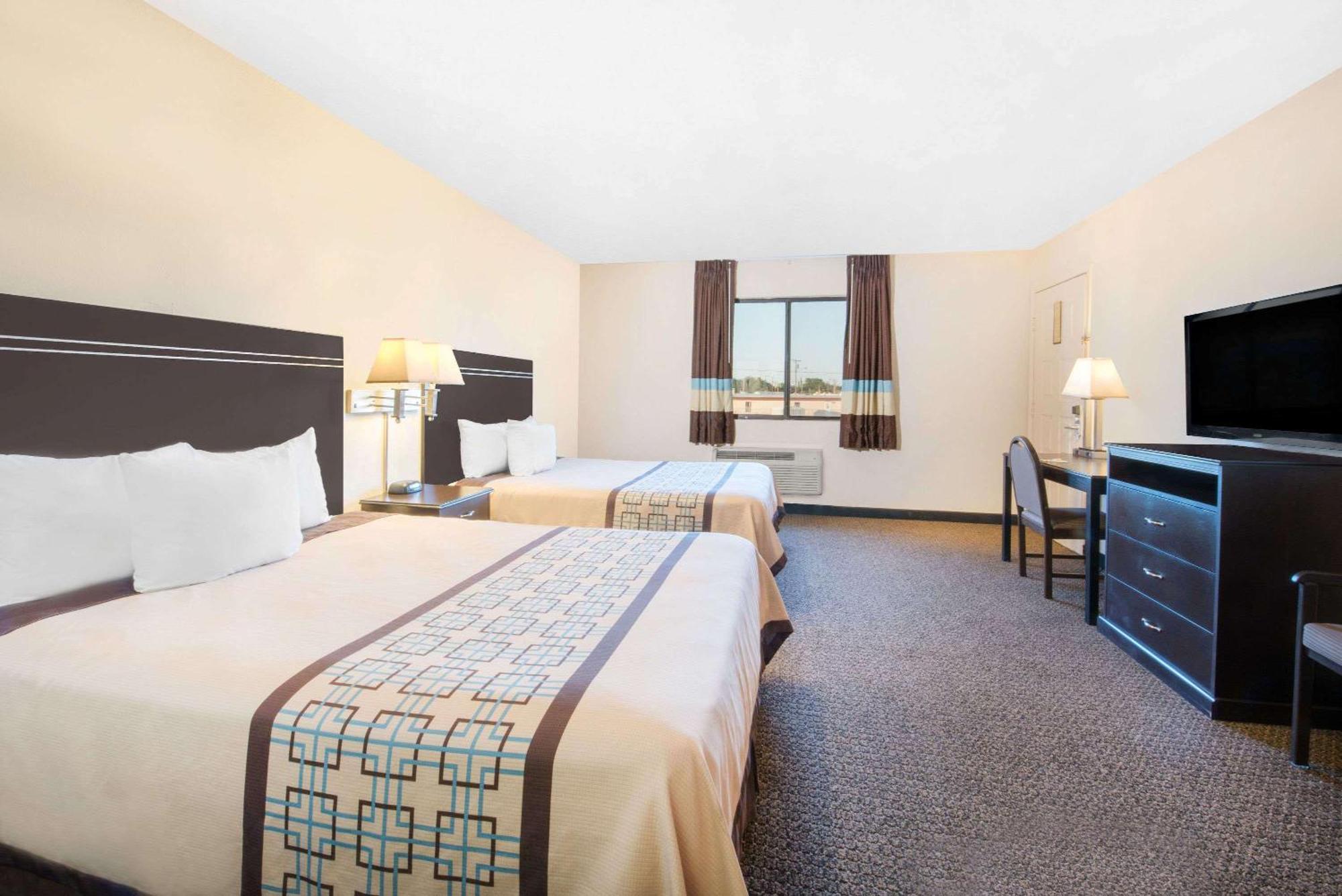 Days Inn By Wyndham הובס מראה חיצוני תמונה